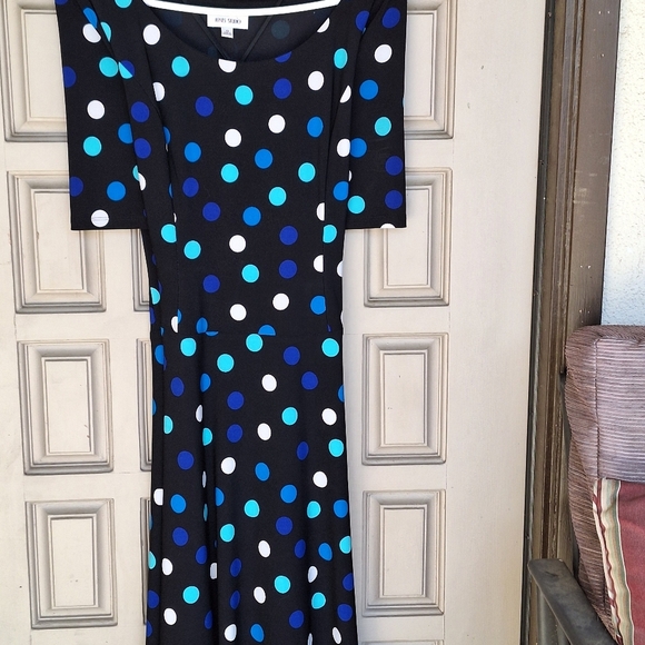 Stylish Polka Dot Dress - Black and Blue - Picture 9 of 9